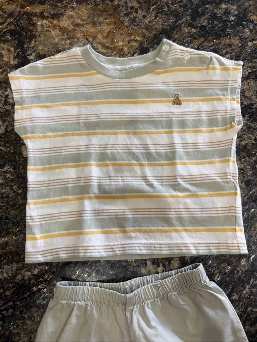 Baby GAP Shorts Set 12-18 months